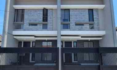 Dijual Rumah Baru Gress di Perum Klampis Semolo Timur