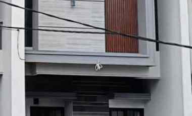 dijual rumah baru gress minimalis di manyar jaya