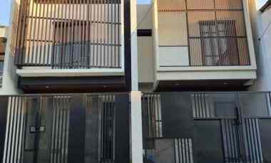 Rumah 2 lantai, New Gress, di Baruk, Pandugo, Nirwana Eksekutif, Rungkut