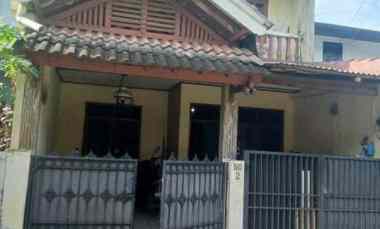 Murah Banget Rumah 2 Lantai 5 KT Depok Utara dekat Stasiun Tol