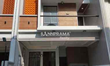 Rumah Cluster Scandinavian Style 2,5 Lantai di Tanah Baru Depok