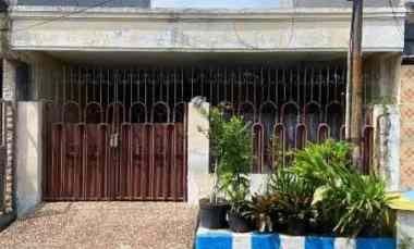 Rumah 1,5 Lantai, Bendul Merisi, Sidosermo, Row 2 Mobil, Kosongan