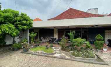 Dijual Rumah Pusat Kota Surabaya Bengawan Lahan Parkir Luas