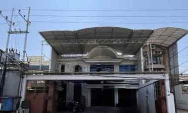 Rumah Jalan Biliton STRATEGIS, Istimewa Carport 10 Mobil