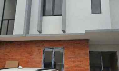 Rumah Nyaman di Komplek Bintang Metropole Bekasi Harga Nego C0571