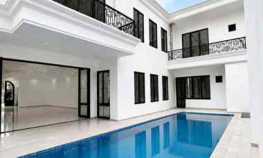 Dijual Rumah Modern Classic dengan Private Pool di Bintaro Jaya