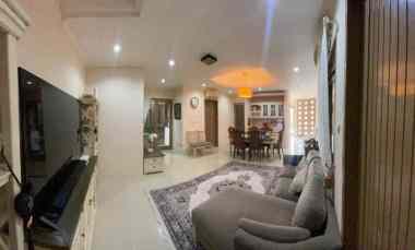 Jual Rumah Komplek Cantik di Area Bintaro Raya, Kebayoran Lama Selatan