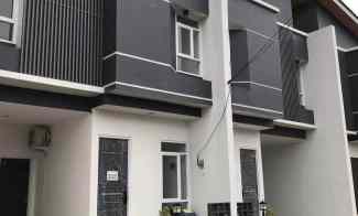 Rumah Dijual di dekat Sektor 9-Bintaro 2 Lantai 800 jutaan