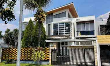 Rumah Baru Modern Minimalis Kawasan Elit Green Wood Araya Malang