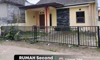 Rumah Second Tanah Luas Banget dekat Rs Panti Rini, Sleman, Jogja