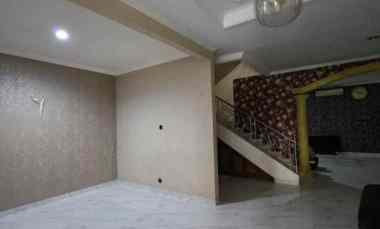 dijual rumah boulevard hijau