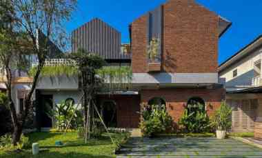 Brand New House Modern Tropical Design dalam Exclusive Cluster di BSD