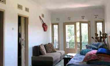 Rumah Minimalis 2 Lantai di Komplek Margacinta Full Renovasi