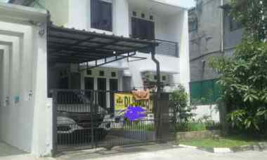 849. Rumah Minimalis Terawat 2 lantai di Buah Batu Regency