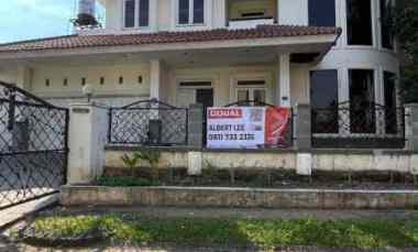 dijual rumah bukit darmo golf