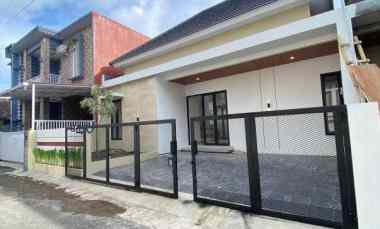 Rumah Dijual di Caturharjo, Sleman, Sleman, Yogyakarta