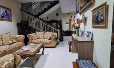 Rumah Samping Taman Kota di Ceger Cipayung Jakarta Timur