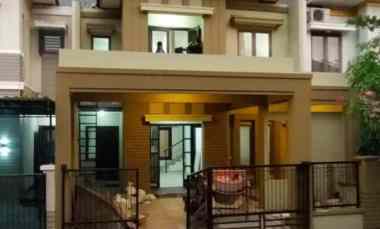 Rumah Dijual di Central Park A Yani