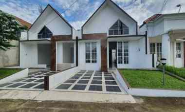 Booking Fee hanya 500rb Rumah Cantik Siap Huni dekat Stadion Pakan S