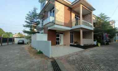 Rumah 2.5 Lt Siap Huni di Cibubur dekat Toll, LRT, AlAzhar, Arundina