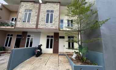 Rumah Dijual di Cibubur, Jakarta Timur Siap Huni 2 km Tol Cibubur