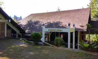 Rumah Villa Artistik View Kota Bandung di Ciburial Dago