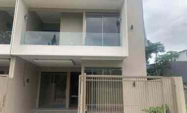 Dijual Rumah Villa Modern Minimalis, View Golf Mountain di Dago