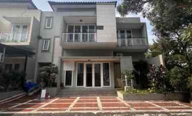 Dijual Rumah 2 Lantai, Bagus dan Rapi, Terawat di Cigadung Bandung