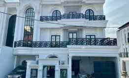 Rumah Dijual Ala American Classic di Jagakarsa, Jakarta Selatan