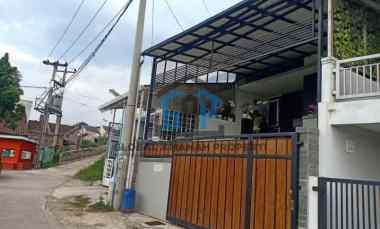 Dijual Rumah Minimalis Komplek Cihanjuang Ada Rooftop 7 menit Pemkot