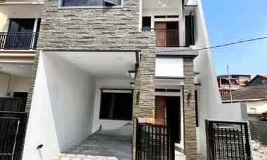 Rumah Baru 2 Lantai Siap Huni Lokasi Strategis Cijantung Jakarta Timur