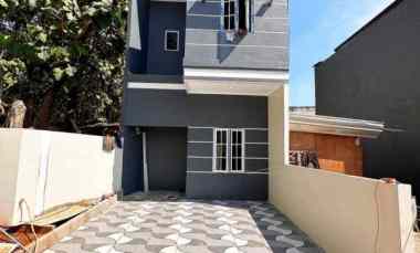 Rumah 2 Lantai Siap Huni Murah Strategis Dikawasan Cijantung