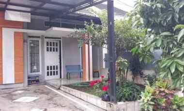 Rumah Dijual di Cikoneng