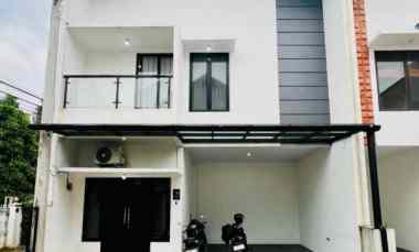 Dijual Rumah Bagus dan Terawat Siap Huni di Cilandak Jakarta Selatan