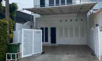 Brand New 2Lt, Semi Furnished, Siap Huni, Perumahan Cinere Estate, Cinere