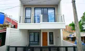 Rumah Modern Kontemporer Jagakarsa dekat ke Tol Kukusan