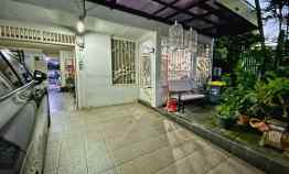 Rumah di Cipinang, 2Lt, Hdp Selatan, Nyaman Strategis di Cipinang Jaya