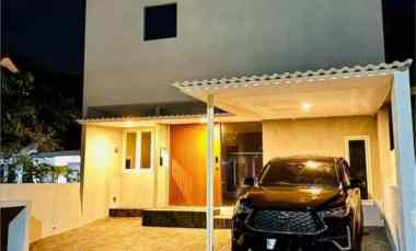 Rumah 1,5 Lantai Siap Huni Citraland Utama Row 3 Mobil dekat Gwalk
