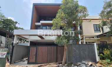 Citraland Private Lift 3 Lantai Baru Gress Cluster Woodland, Surabaya
