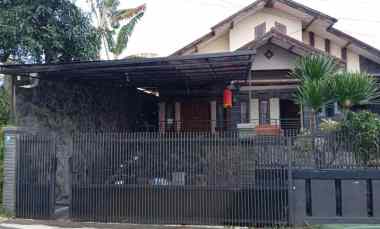 Rumah Cigugur Girang Lingkungan Sejuk dekat Kantor Desa