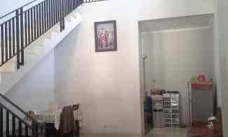 Dijual Murah Rumah Terawat Beserta Ruang Usaha di Ciwastra Bandung