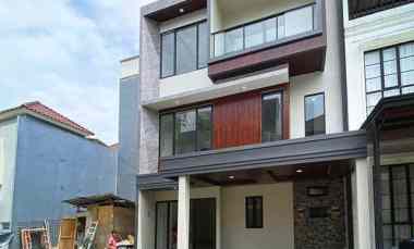 Rumah Furnish 3 Lantai Bangunan Mandiri di Atlanta Gading Serpong