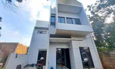 Cluster One Gate System dekat Jalan Raya Bogor Strategis Kpr DP 0