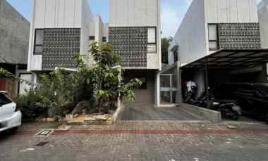 dijual rumah cluster the akasia eight