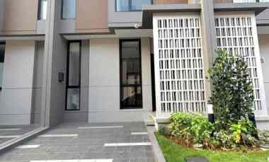 dijual rumah cluster viola summarecon