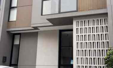dijual rumah cluster viola summarecon