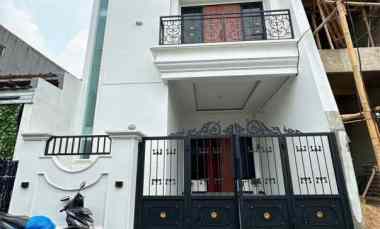 Rumah Cantik 2.5 Lt di Condet dekat TB Simatupang, PGC Cililitan