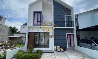 Rumah Cantik Desain Elegan Lokasi Strategis dekat Artos Mall