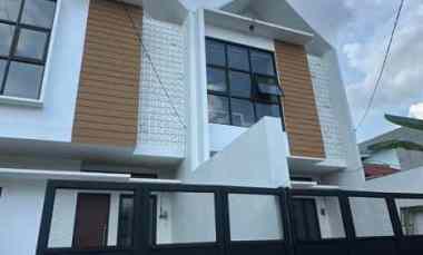 dijual rumah darmo harapan