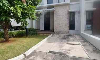 Dijual Rumah dekat Mall di Burgundy Summarecon Bekasi